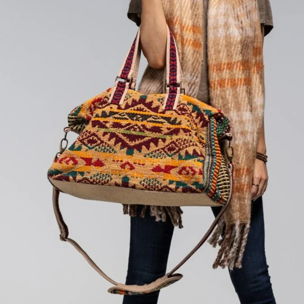 Boho Travel Bag - Ethnic Navajo Design - Handwoven from Fully Fine Cotton - Picture 3 of 11